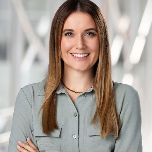 Mitarbeiterin Melanie Holzer